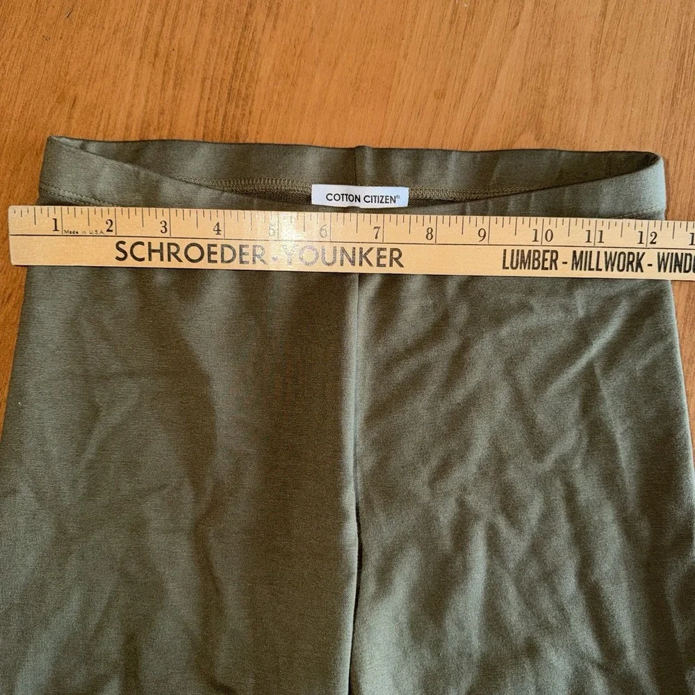 NWOT Cotton Citizen Women's Elastic Waist Biker Shorts Olive Green, Size X-Small